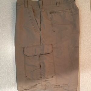 Wrangler - Men’s Cargo shorts. Size 42